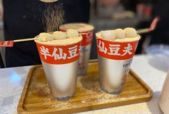 過氣的餐飲小吃品牌，通過設計策劃一年連開3000家，半仙豆夫如何做到的？
